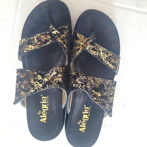 Alegria Comfort Sandals in black and gold. Adjustable straps. Sz 10 / 40